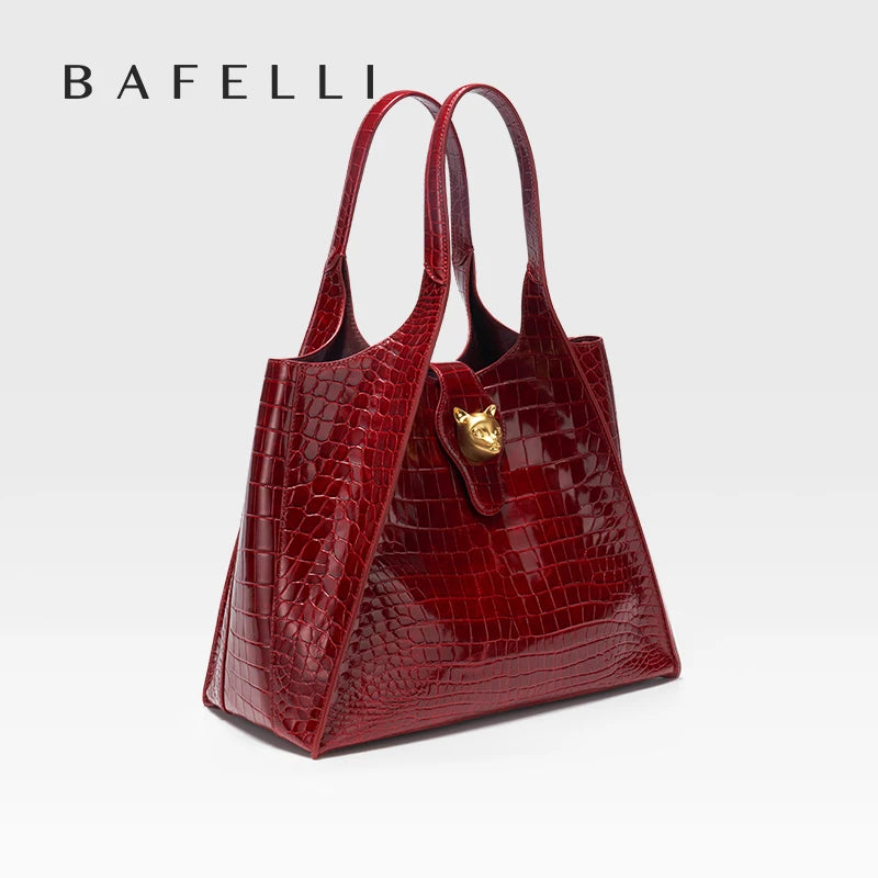 New 2025 Light Luxury Crocodile Pattern Genuine Leather Women's Messenger Bag Commuter Versatile Large Capacity Handbag